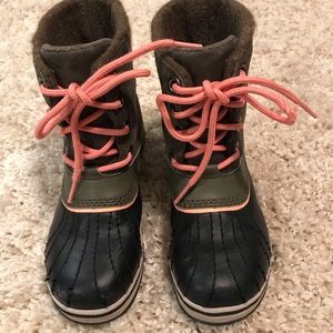 Girls Sorel snow/rain boots.